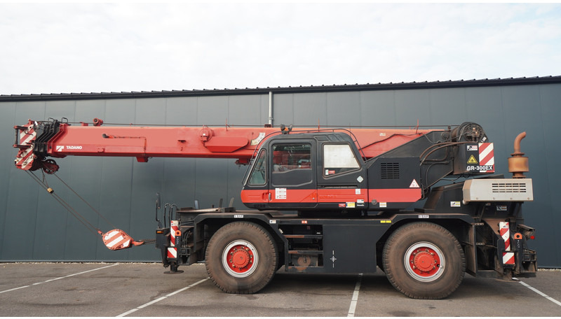Tadano-Faun GR-300EX WITH JIB 4X4X4 ROUGH TERRAIN CRANE - Camion grue: photos 1 Tadano-Faun GR-300EX WITH JIB 4X4X4 ROUGH TERRAIN CRANE - Camion grue: photos 1