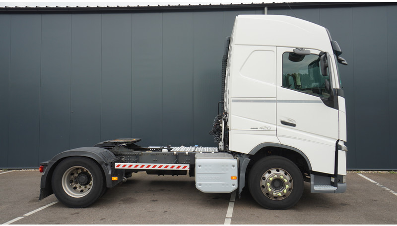 Volvo FH 420 ADR GLOBETROTTER 808.000KM - Tracteur routier: photos 2 Volvo FH 420 ADR GLOBETROTTER 808.000KM - Tracteur routier: photos 2