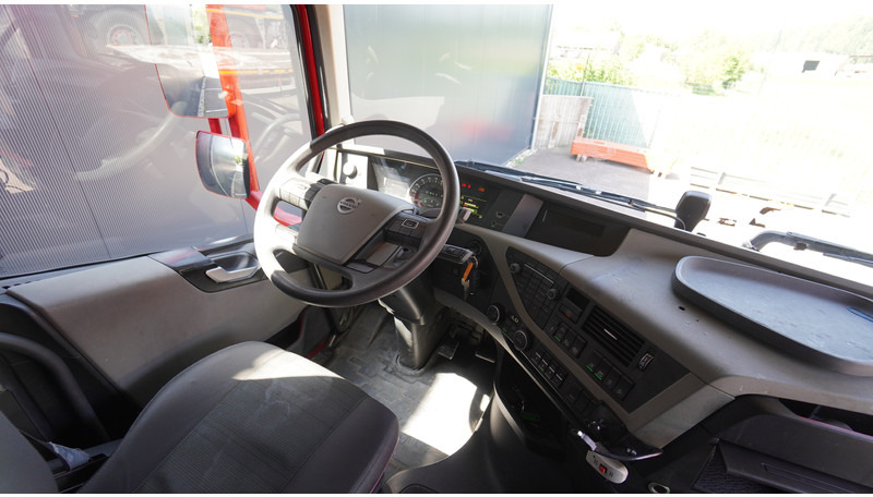 Volvo FH 460 EURO 6 GLOBETROTTER - Tracteur routier: photos 5 Volvo FH 460 EURO 6 GLOBETROTTER - Tracteur routier: photos 5