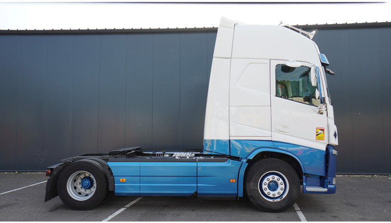 Volvo FH 460 GLOBETROTTER EURO 6 - Tracteur routier: photos 2 Volvo FH 460 GLOBETROTTER EURO 6 - Tracteur routier: photos 2