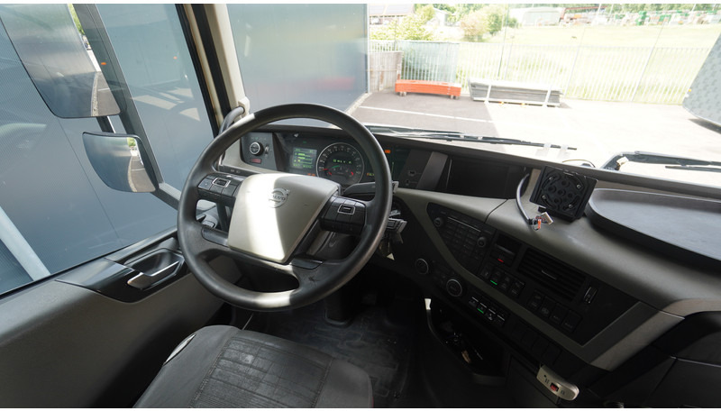 Volvo FH 460 8X2 20 FT CONTAINER TRANSPORT TRUCK - Camion porte-conteneur/ Caisse mobile: photos 5 Volvo FH 460 8X2 20 FT CONTAINER TRANSPORT TRUCK - Camion porte-conteneur/ Caisse mobile: photos 5