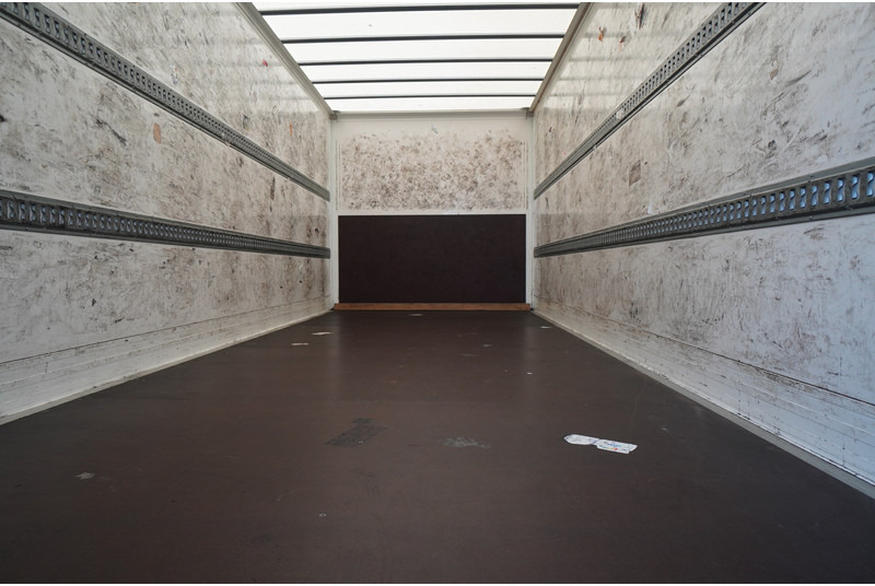 Volvo FL 210 CLOSED BOX 665.200KM - Camion fourgon: photos 5 Volvo FL 210 CLOSED BOX 665.200KM - Camion fourgon: photos 5