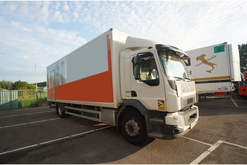 Volvo FL 280 CLOSED BOX BROKEN ENGINE NOT DRIVABLE - Camion fourgon: photos 3 Volvo FL 280 CLOSED BOX BROKEN ENGINE NOT DRIVABLE - Camion fourgon: photos 3