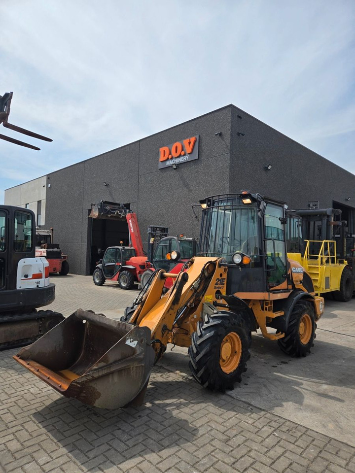 Case 21E - Chargeuse sur pneus: photos 1 Case 21E - Chargeuse sur pneus: photos 1