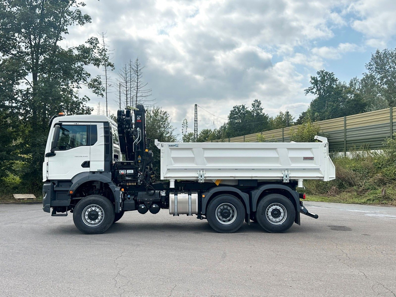 MAN TGS 28.440 6x4-4/3-Seiten- Kipper / Hiab 138-3 - Camion benne, Camion grue: photos 4 MAN TGS 28.440 6x4-4/3-Seiten- Kipper / Hiab 138-3 - Camion benne, Camion grue: photos 4