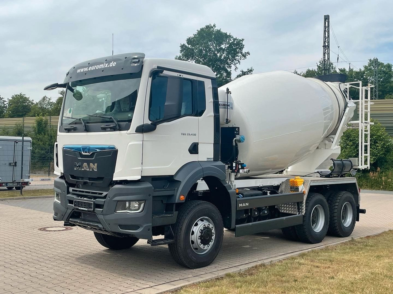 MAN TGS 33.440 6X4 / 6X6 /Euro6e EuromiX EM 8 - Camion malaxeur: photos 1 MAN TGS 33.440 6X4 / 6X6 /Euro6e EuromiX EM 8 - Camion malaxeur: photos 1