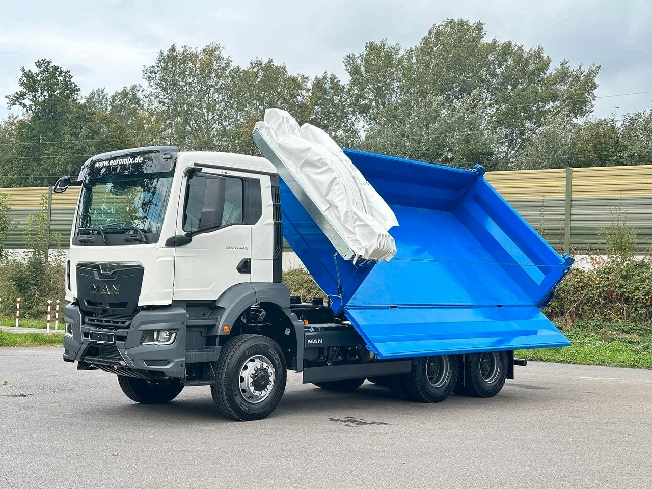 Crédit-bail de  MAN TGS 33.440 6x6 /Euro6 3-Seiten-Kipper EuromixMTP MAN TGS 33.440 6x6 /Euro6 3-Seiten-Kipper EuromixMTP: photos 13