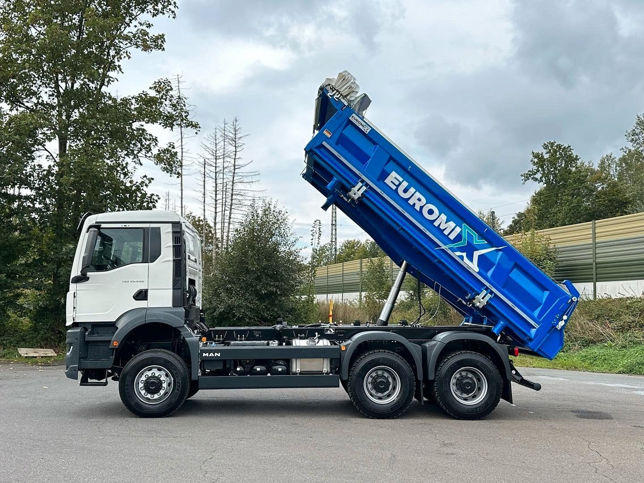 Crédit-bail de  MAN TGS 33.440 6x6 /Euro6 3-Seiten-Kipper EuromixMTP MAN TGS 33.440 6x6 /Euro6 3-Seiten-Kipper EuromixMTP: photos 9