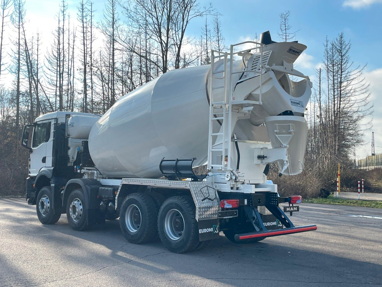 MAN TGS 41.400 8x4 / EuromixMTP EM 12m³ R / EURO 2 MAN TGS 41.400 8x4 / EuromixMTP EM 12m³ R / EURO 2 - Camion malaxeur: photos 5 MAN TGS 41.400 8x4 / EuromixMTP EM 12m³ R / EURO 2 MAN TGS 41.400 8x4 / EuromixMTP EM 12m³ R / EURO 2 - Camion malaxeur: photos 5