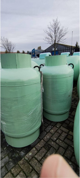 De Visser Propaan/Butaan verticaal LPG tank 500 L (0,25 tons) vertical Propaan/Butaan LPG tank 500 L (0,25 tons) Gastank Ø 800 including tank fittings hoogte 1500 mm - Réservoir de carburant: photos 4 De Visser Propaan/Butaan verticaal LPG tank 500 L (0,25 tons) vertical Propaan/Butaan LPG tank 500 L (0,25 tons) Gastank Ø 800 including tank fittings hoogte 1500 mm - Réservoir de carburant: photos 4