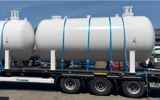 Propaan/Butaan LPG gastank 20m3 (10 ton) Used gas tank 20m3 Ø 2200 Aboveground and underground Gas,Gaz, LPG ID 1.013 - Réservoir de carburant pour Camion: photos 1 Propaan/Butaan LPG gastank 20m3 (10 ton) Used gas tank 20m3 Ø 2200 Aboveground and underground Gas,Gaz, LPG ID 1.013 - Réservoir de carburant pour Camion: photos 1