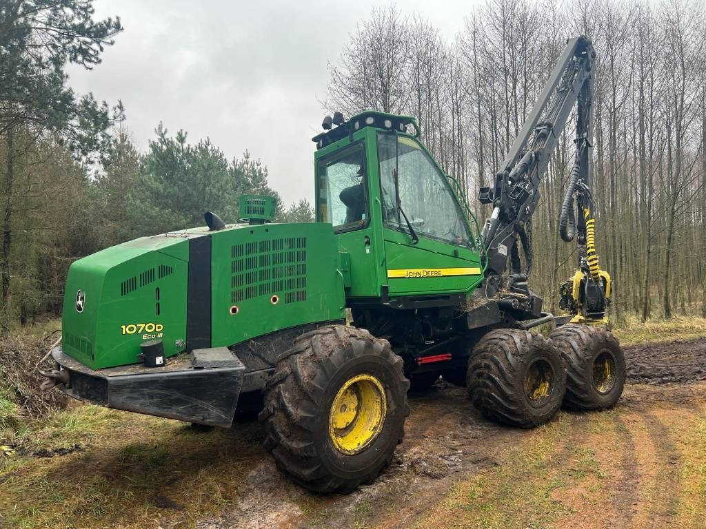 John Deere 1070 D - Abatteuse: photos 4 John Deere 1070 D - Abatteuse: photos 4
