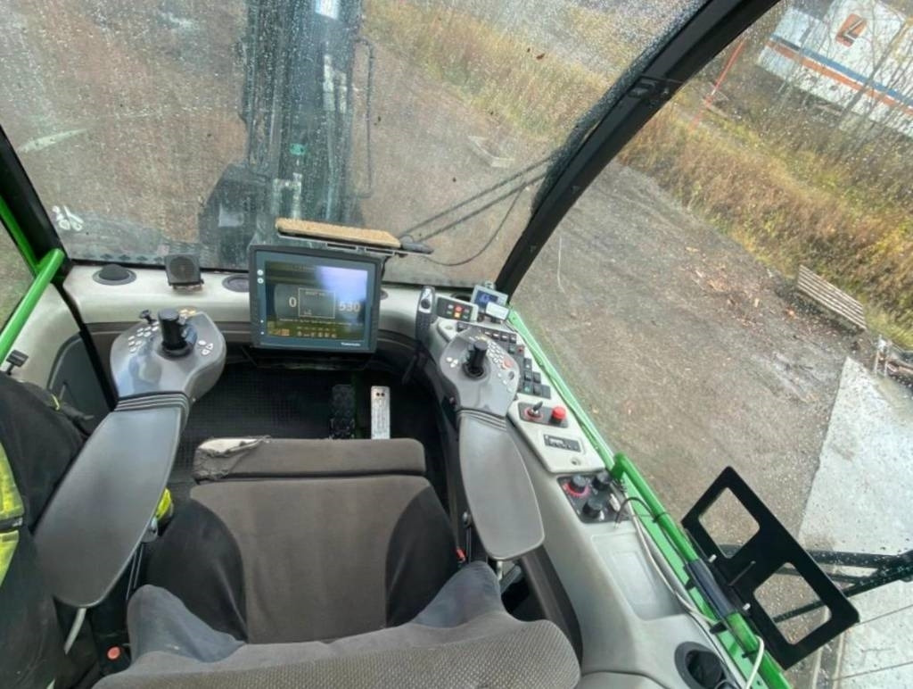 John Deere 1070 D - Abatteuse: photos 4 John Deere 1070 D - Abatteuse: photos 4