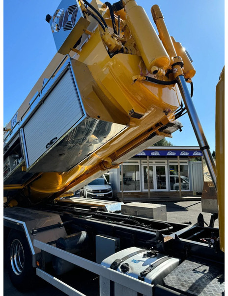 Crédit-bail de Scania P400 ADR, Combi Vacuum/Pressure 14m3 (2+4+8), 2009 Scania P400 ADR, Combi Vacuum/Pressure 14m3 (2+4+8), 2009: photos 13