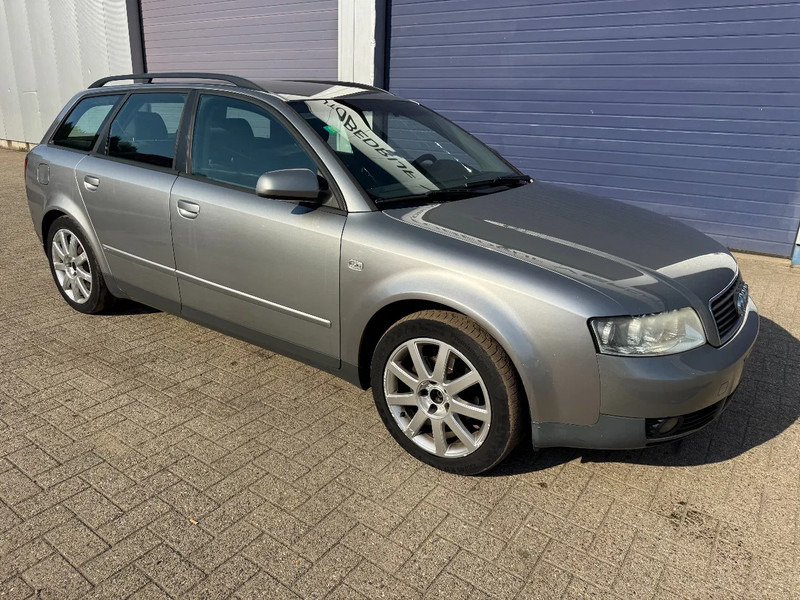 Audi A4 **1900TDI-AC** - Voiture: photos 3 Audi A4 **1900TDI-AC** - Voiture: photos 3