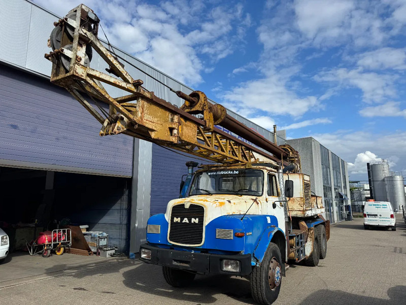 MAN 32.281 **FOREUSE-DRILLTRUCK-6X6** - Camion: photos 1 MAN 32.281 **FOREUSE-DRILLTRUCK-6X6** - Camion: photos 1