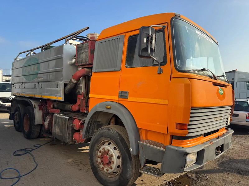 Iveco Turbostar 190.30 **6X2-FULL STEEL-VACUUMTRUCK-VIDANGEUR** - Camion hydrocureur: photos 3 Iveco Turbostar 190.30 **6X2-FULL STEEL-VACUUMTRUCK-VIDANGEUR** - Camion hydrocureur: photos 3