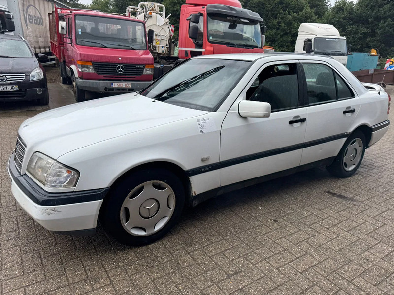 Mercedes-Benz C-Klasse **C250DIESEL** - Berline: photos 1 Mercedes-Benz C-Klasse **C250DIESEL** - Berline: photos 1