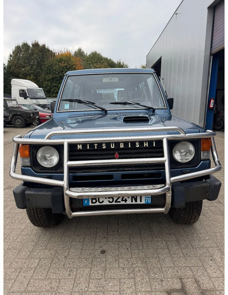 Mitsubishi Pajero **LONG CHASSIS-7SEATS-DIESEL** - Voiture: photos 2 Mitsubishi Pajero **LONG CHASSIS-7SEATS-DIESEL** - Voiture: photos 2