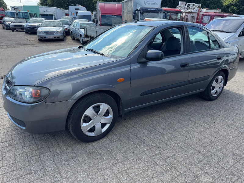 Nissan Almera **BELGIAN CAR-VOITURE BELGE** - Berline: photos 1 Nissan Almera **BELGIAN CAR-VOITURE BELGE** - Berline: photos 1