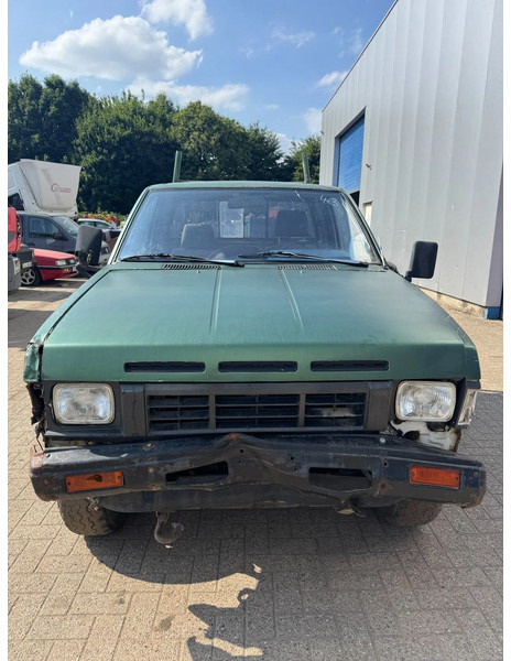 Nissan King-cab **DIESEL-4X4** - Pick-up: photos 2 Nissan King-cab **DIESEL-4X4** - Pick-up: photos 2