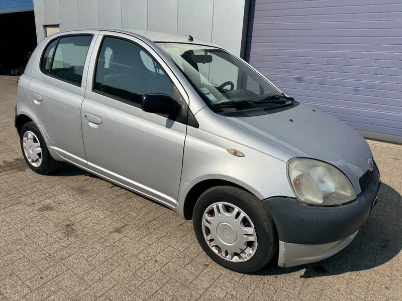 Toyota Yaris **PETROL-AIRCO** - Voiture à hayon: photos 3 Toyota Yaris **PETROL-AIRCO** - Voiture à hayon: photos 3
