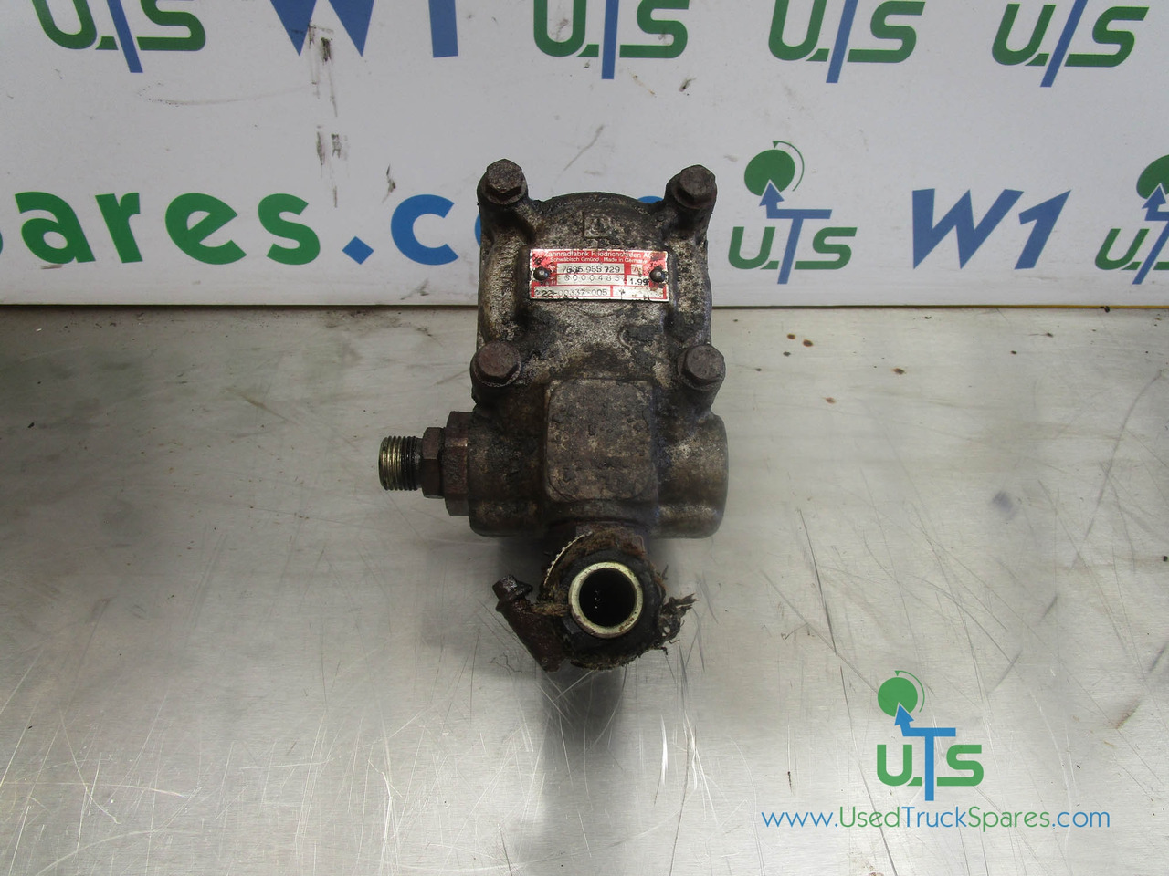 CAT C10 / C12 ZF POWER STEERING PUMP P/NO 7685955729 - Commande de gouvernail pour Camion: photos 1 CAT C10 / C12 ZF POWER STEERING PUMP P/NO 7685955729 - Commande de gouvernail pour Camion: photos 1