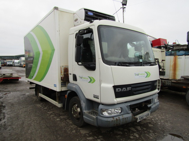 DAF LF 45 160 REFRIDGERATED TRUCK 2012 FOR BREAKING (CARRIER FRIDGE UNIT) - Camion: photos 1 DAF LF 45 160 REFRIDGERATED TRUCK 2012 FOR BREAKING (CARRIER FRIDGE UNIT) - Camion: photos 1