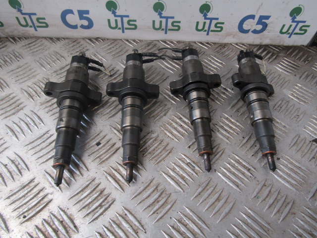 DAF LF 45 EURO 3 INJECTORS (4) P/NO 0445120-007 - Système de carburant pour Camion: photos 1 DAF LF 45 EURO 3 INJECTORS (4) P/NO 0445120-007 - Système de carburant pour Camion: photos 1