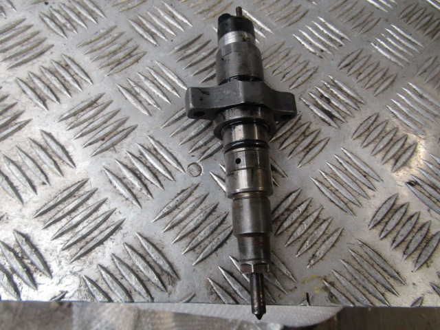 DAF LF 45 EURO 3 INJECTORS (SET OF 4) P/NO 0445120007 - Système de carburant pour Camion: photos 3 DAF LF 45 EURO 3 INJECTORS (SET OF 4) P/NO 0445120007 - Système de carburant pour Camion: photos 3