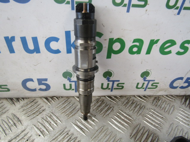 DAF LF 45 EURO 5 INJECTORS (4) COMPLETE WITH PENCILS AND CLAMPS - Système de carburant pour Camion: photos 2 DAF LF 45 EURO 5 INJECTORS (4) COMPLETE WITH PENCILS AND CLAMPS - Système de carburant pour Camion: photos 2