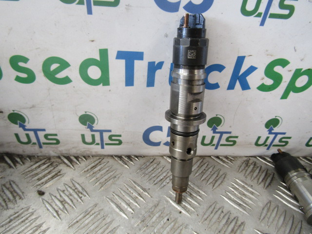 DAF LF 55 EURO 3 INJECTORS (SET OF 6) P/NO 0445120-007 - Système de carburant pour Camion: photos 2 DAF LF 55 EURO 3 INJECTORS (SET OF 6) P/NO 0445120-007 - Système de carburant pour Camion: photos 2