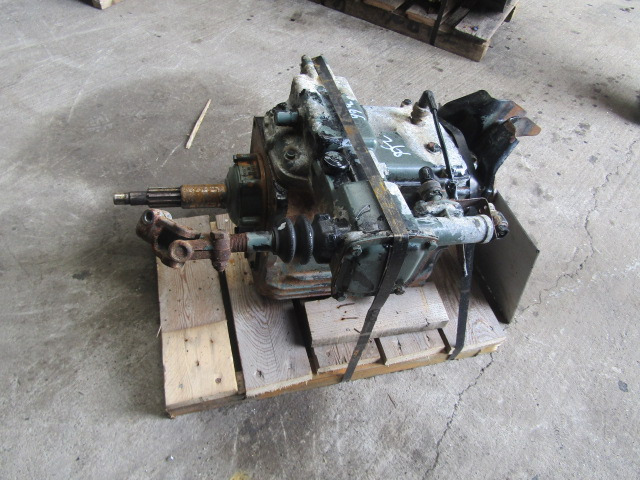 MERCEDES 814 G3/60 5 SPEED GEARBOX - Boîte de vitesse pour Camion: photos 3 MERCEDES 814 G3/60 5 SPEED GEARBOX - Boîte de vitesse pour Camion: photos 3
