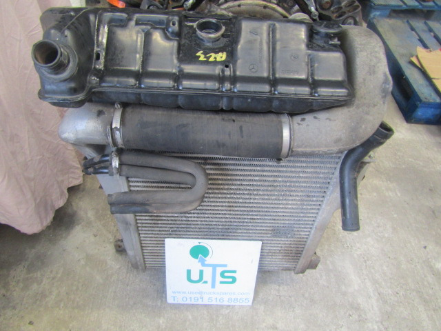 MERCEDES ATEGO 1823 RADIATOR / INTERCOOLER - Radiateur pour Camion: photos 2 MERCEDES ATEGO 1823 RADIATOR / INTERCOOLER - Radiateur pour Camion: photos 2