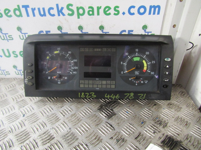 MERCEDES ATEGO CLOCK CLUSTER P/NO A001 448 7821 - Commande de gouvernail pour Camion: photos 1 MERCEDES ATEGO CLOCK CLUSTER P/NO A001 448 7821 - Commande de gouvernail pour Camion: photos 1