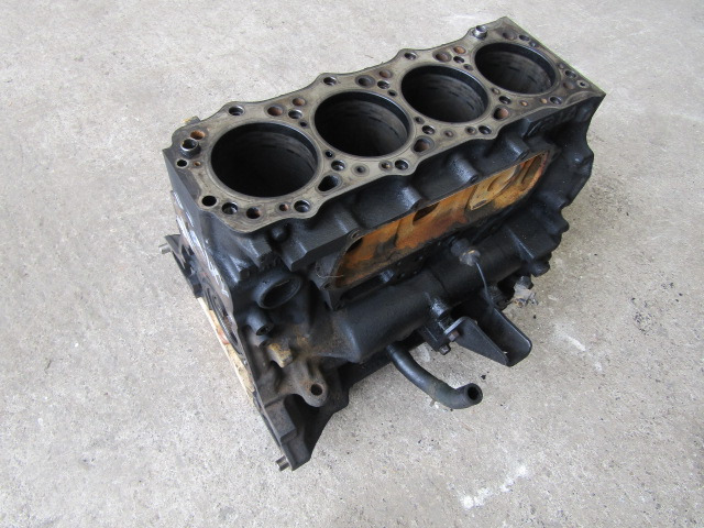 MITSUBISHI 4M42 STD BLOCK - Moteur et pièces pour Camion: photos 1 MITSUBISHI 4M42 STD BLOCK - Moteur et pièces pour Camion: photos 1