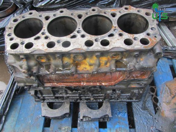 MITSUBISHI CANTER 4D34 ENGINE BLOCK - Moteur et pièces pour Camion: photos 1 MITSUBISHI CANTER 4D34 ENGINE BLOCK - Moteur et pièces pour Camion: photos 1