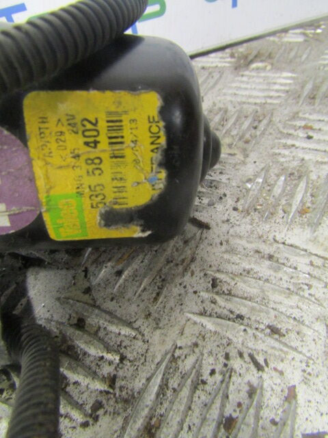 RENAULT MIDLUM DCI WIPER MOTOR P/NO 53558402 - Cabine et intérieur pour Camion: photos 3 RENAULT MIDLUM DCI WIPER MOTOR P/NO 53558402 - Cabine et intérieur pour Camion: photos 3