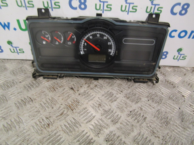 RENAULT MIDLUM DXI CLOCK CLUSTER P/NO 7421050636-04 - Cabine et intérieur pour Camion: photos 1 RENAULT MIDLUM DXI CLOCK CLUSTER P/NO 7421050636-04 - Cabine et intérieur pour Camion: photos 1