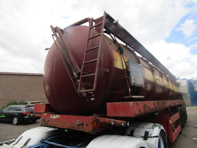 VACUUM TANKER TRAILER TRI AXLE 1996 STEEL TANK FITTED WITH 3CYL PERKINS DONKEY ENGINE - Semi-remorque citerne: photos 5 VACUUM TANKER TRAILER TRI AXLE 1996 STEEL TANK FITTED WITH 3CYL PERKINS DONKEY ENGINE - Semi-remorque citerne: photos 5
