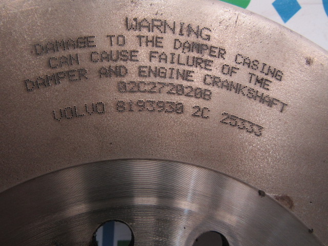 VOLVO FH D12D CRANKSHAFT DAMPER P/NO 8193930 2C - Moteur et pièces pour Camion: photos 2 VOLVO FH D12D CRANKSHAFT DAMPER P/NO 8193930 2C - Moteur et pièces pour Camion: photos 2