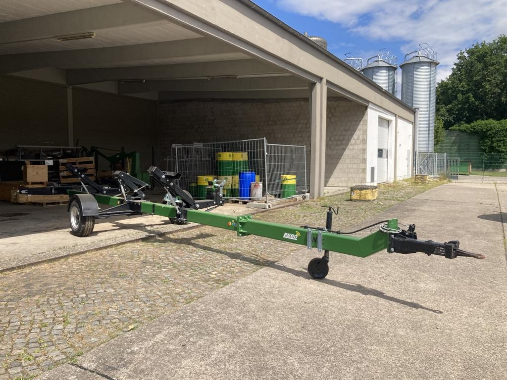 H B SCHNEIDWERKSWAGEN - Moissonneuse-batteuse: photos 3 H B SCHNEIDWERKSWAGEN - Moissonneuse-batteuse: photos 3