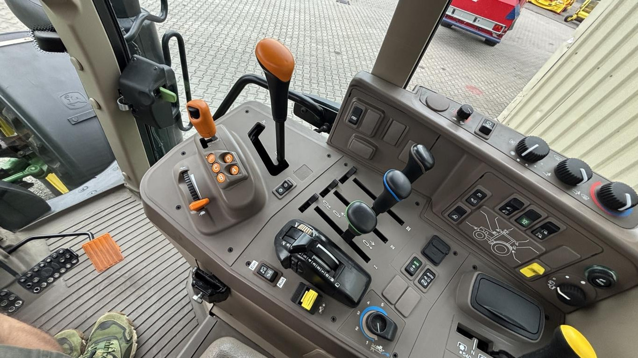 John Deere 6120M 4298L - Tracteur communal: photos 5 John Deere 6120M 4298L - Tracteur communal: photos 5