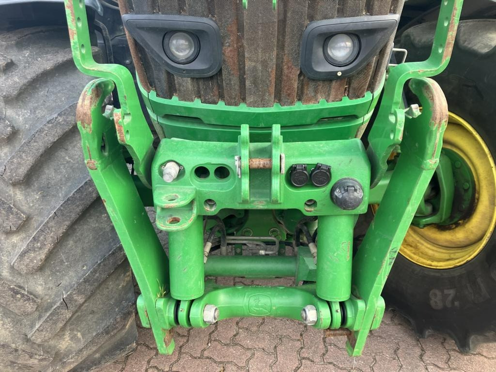 Tracteur agricole John Deere 6215R: photos 26