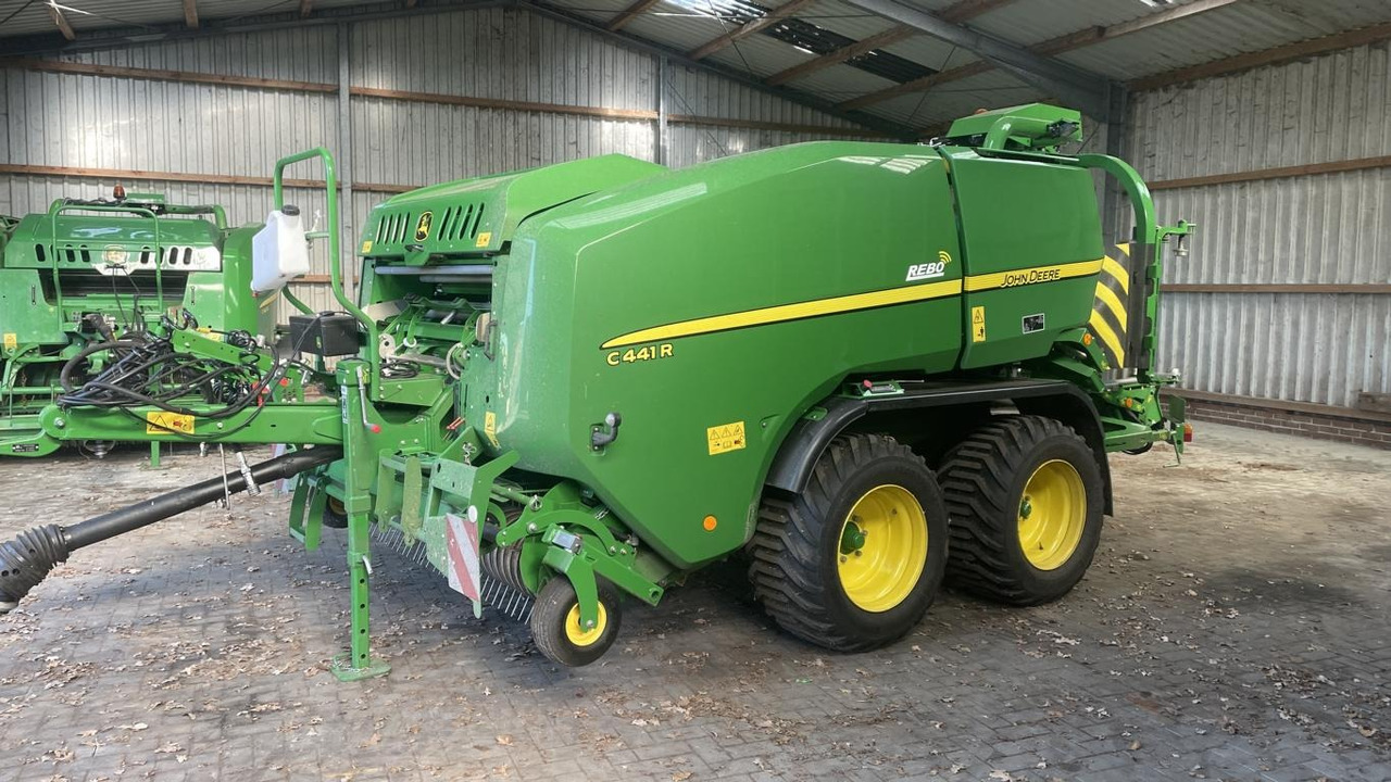 John Deere FESTKAMMER-KOMBIPRESSE C441R - Matériel de fenaison: photos 1 John Deere FESTKAMMER-KOMBIPRESSE C441R - Matériel de fenaison: photos 1