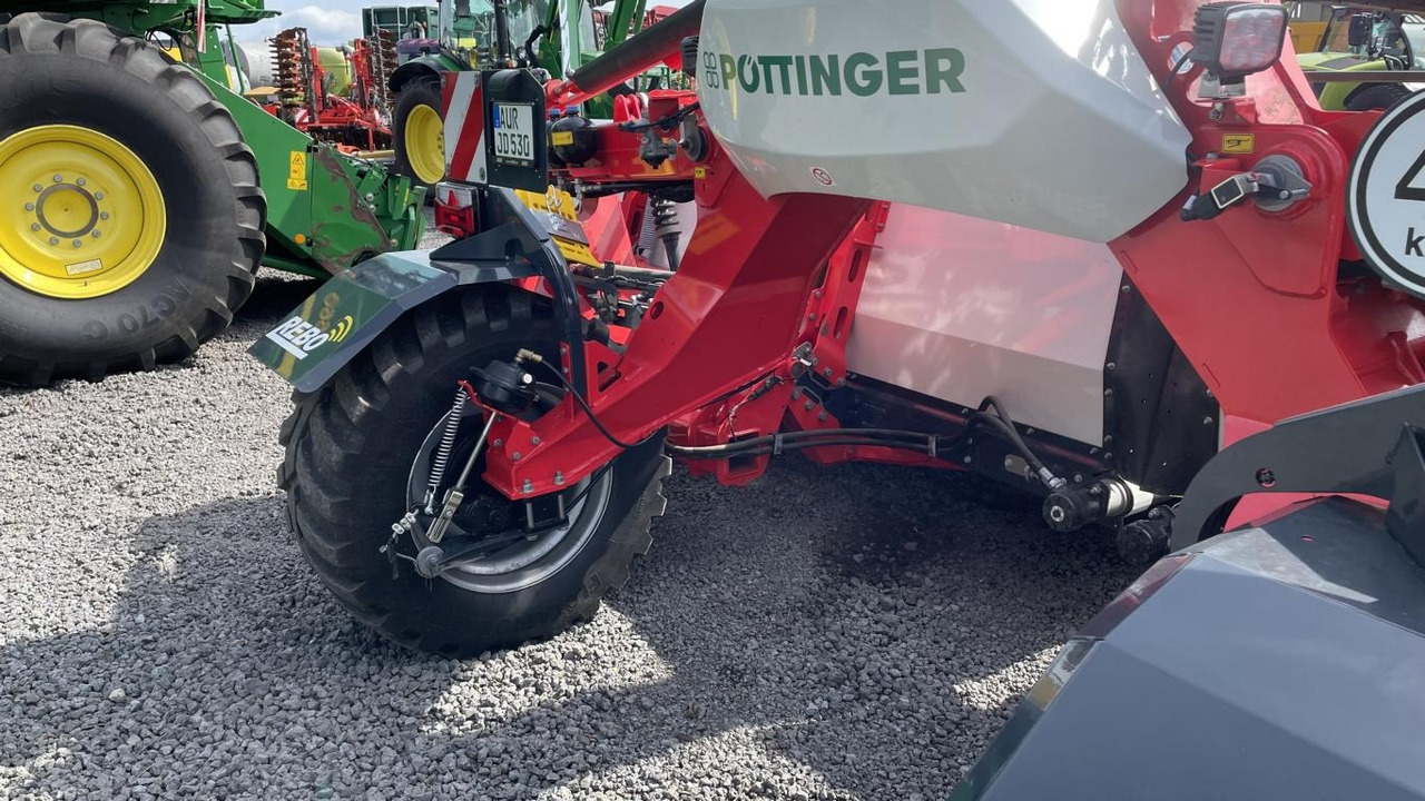 Pöttinger MERGENTO VT 9220 - Faneuse: photos 3 Pöttinger MERGENTO VT 9220 - Faneuse: photos 3