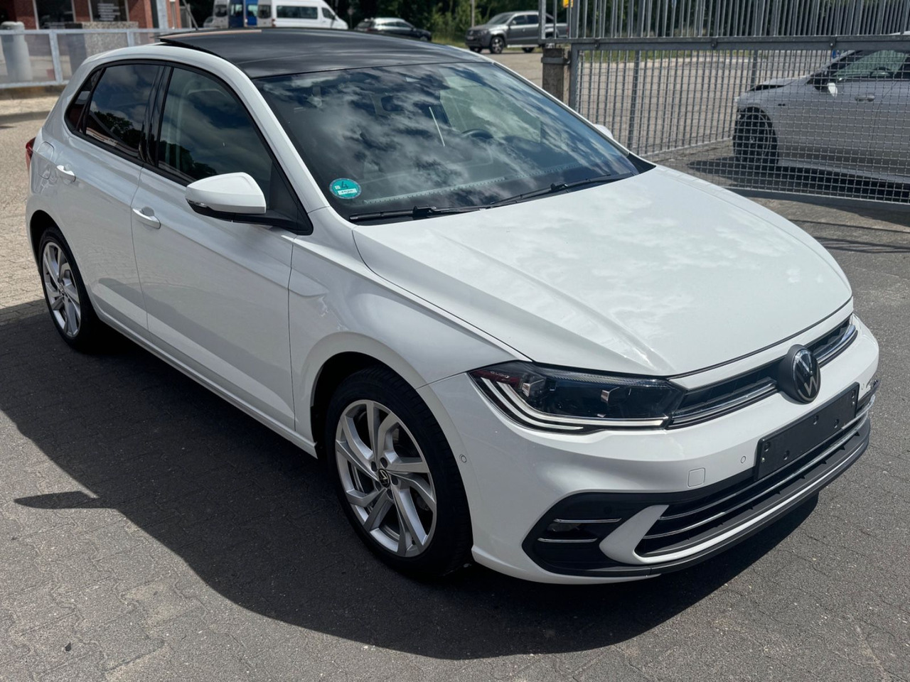Volkswagen Polo Style 1.0 TSI DSG Pano / AHK / CAMERA - Voiture: photos 4 Volkswagen Polo Style 1.0 TSI DSG Pano / AHK / CAMERA - Voiture: photos 4