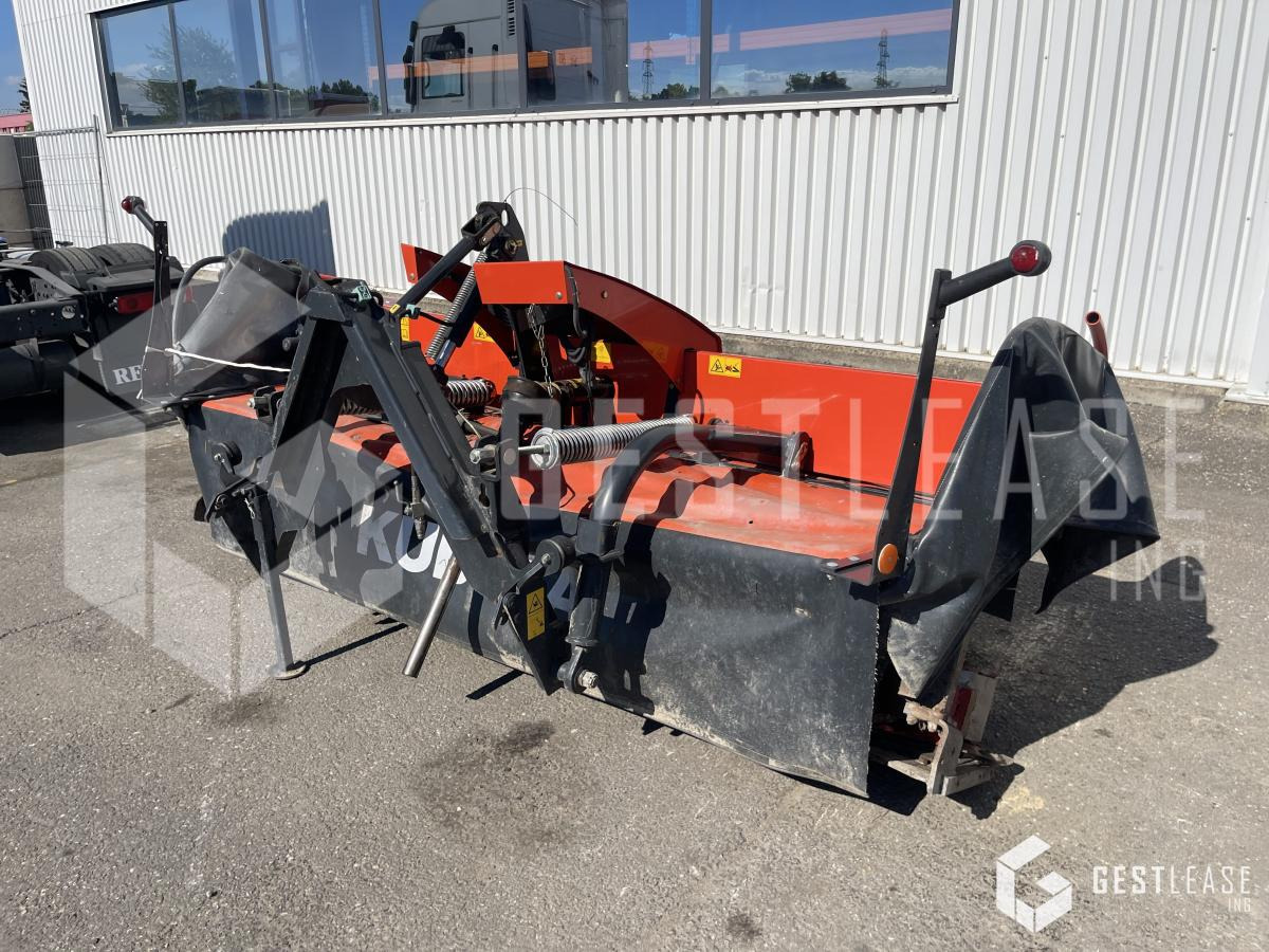 Kubota DM4032 - Faucheuse: photos 1 Kubota DM4032 - Faucheuse: photos 1