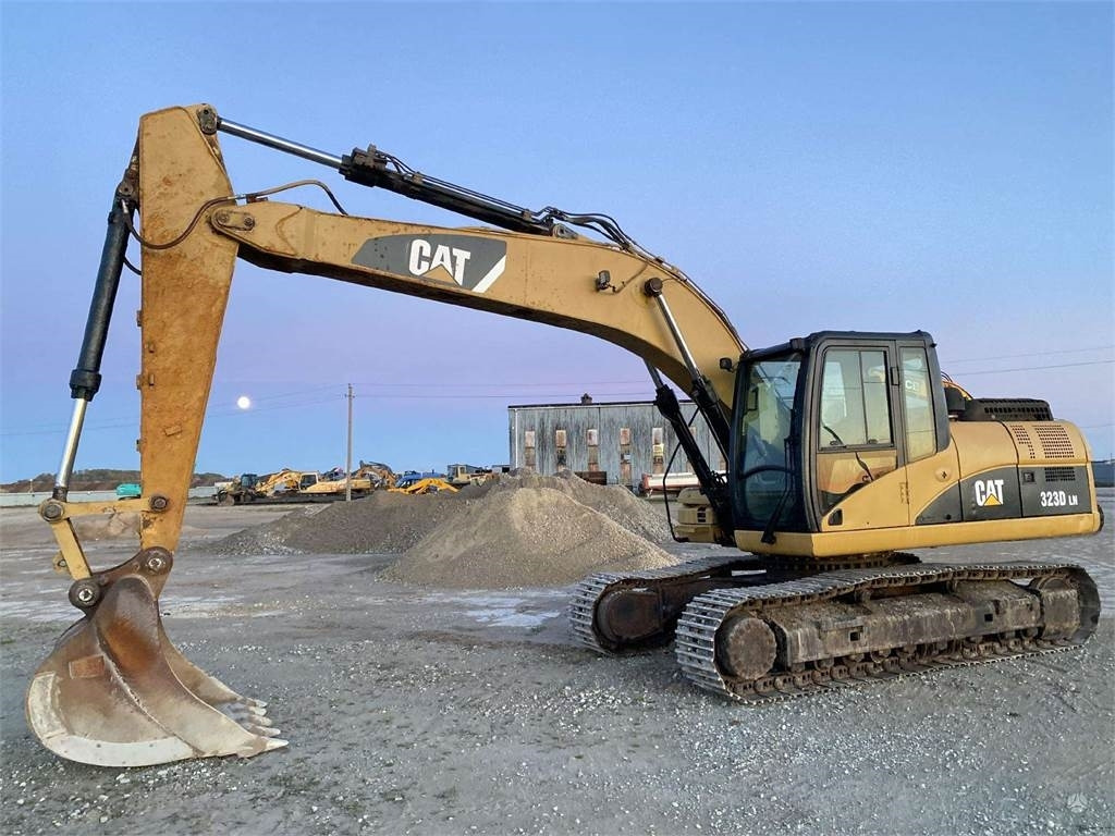 Pelle sur chenille CAT 323 DLN: photos 7