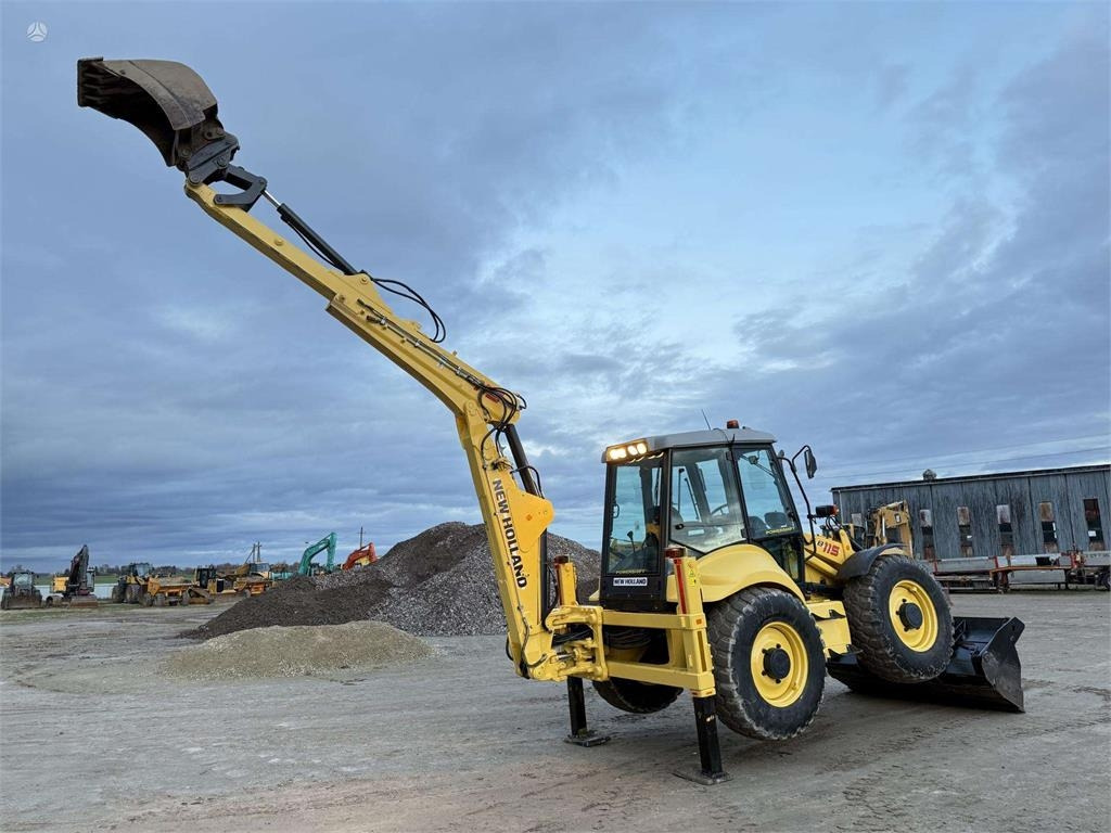 New Holland B 115-4PS - Tractopelle: photos 4 New Holland B 115-4PS - Tractopelle: photos 4